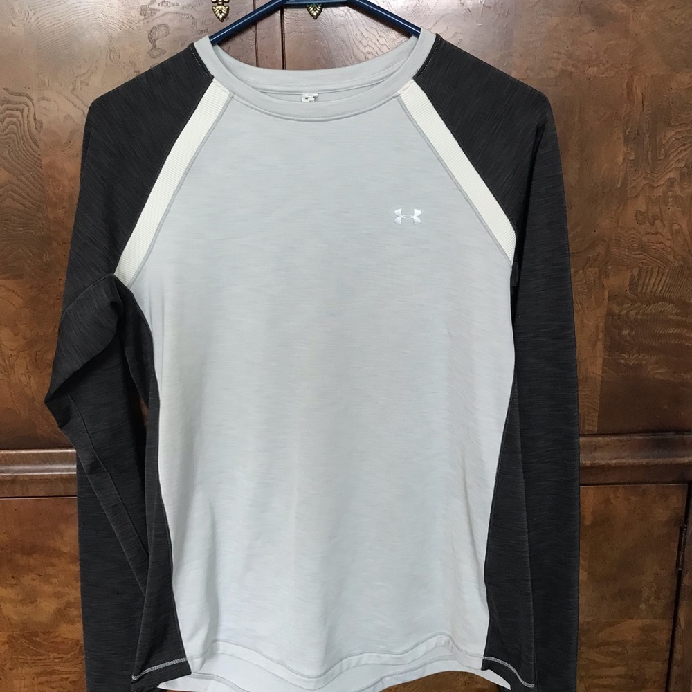 Under Armour  sweat shirt